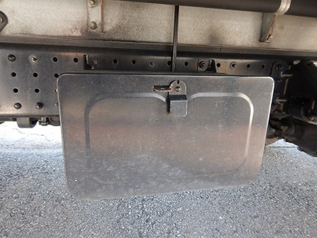 三菱ふそうキャンターアルミバン小型（2t・3t）[写真24]