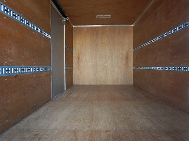 三菱ふそうキャンターアルミバン小型（2t・3t）[写真09]