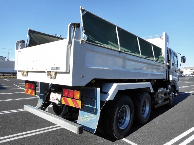 いすゞギガダンプ大型（10t）[写真02]