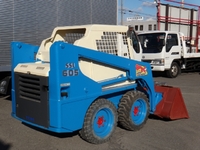 TCMタイヤショベル（ホイルローダー）[写真02]