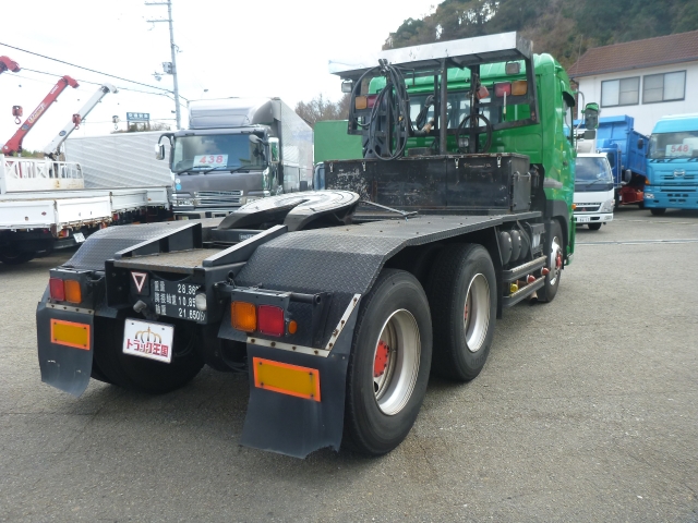 UDトラックスクオントレーラーヘッド（トラクターヘッド）大型（10t）[写真02]