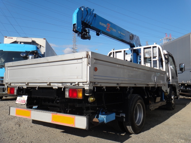 いすゞエルフクレーン6段小型（2t・3t）[写真02]