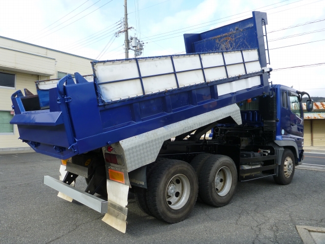 三菱ふそうスーパーグレートダンプ大型（10t）[写真02]