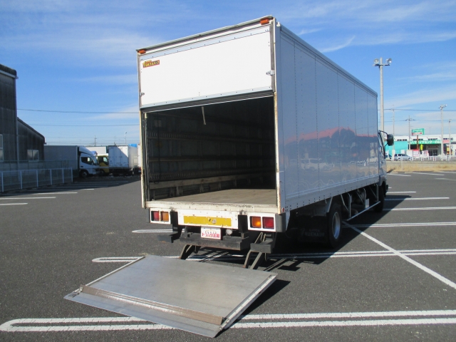 三菱ふそうファイターパネルバン中型（4t）[写真02]