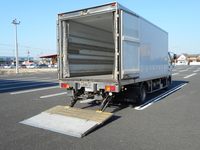 三菱ふそうファイター冷凍車（冷蔵車）中型（4t）[写真02]