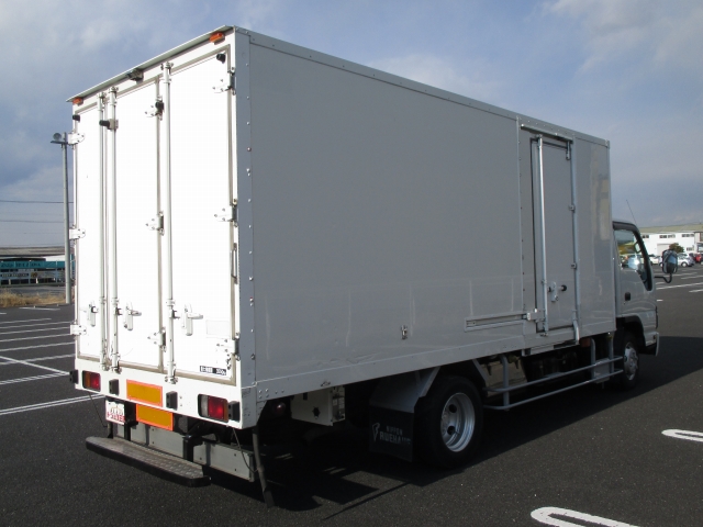 いすゞエルフ冷凍車（冷蔵車）小型（2t・3t）[写真02]