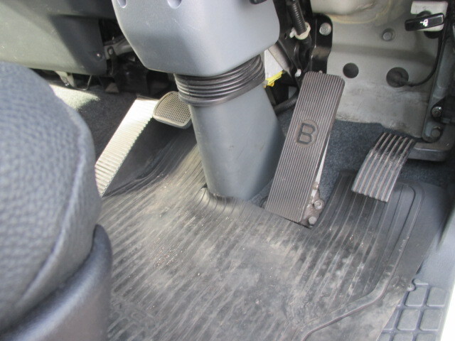 三菱ふそうファイター冷蔵冷凍ウイング増トン（6t・8t）[写真19]