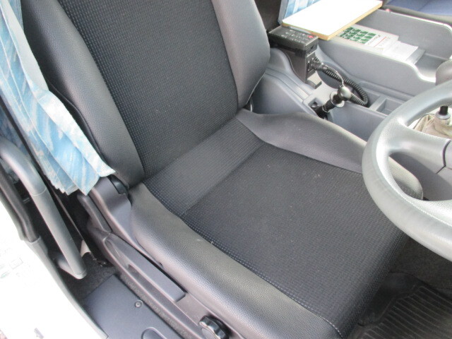 三菱ふそうファイター冷蔵冷凍ウイング増トン（6t・8t）[写真20]