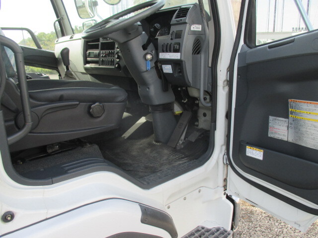 三菱ふそうファイター冷蔵冷凍ウイング増トン（6t・8t）[写真23]