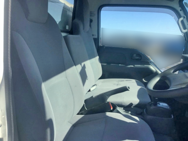 いすゞエルフ冷凍車（冷蔵車）小型（2t・3t）[写真25]