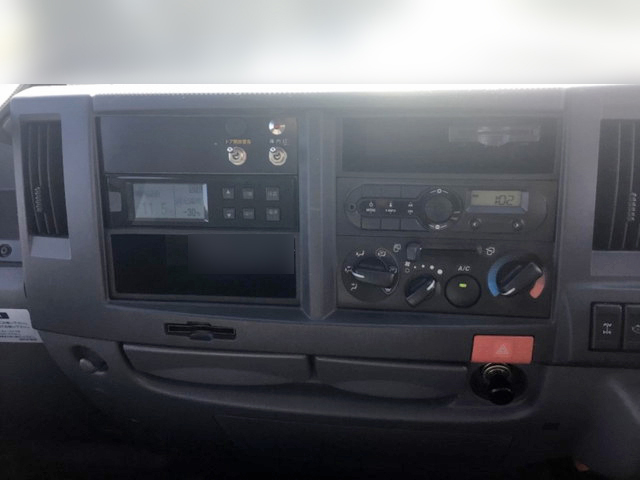 いすゞエルフ冷凍車（冷蔵車）小型（2t・3t）[写真27]