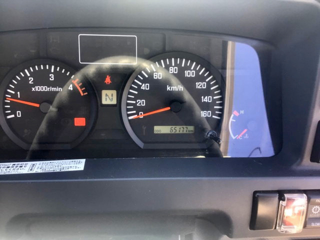 いすゞエルフ冷凍車（冷蔵車）小型（2t・3t）[写真30]