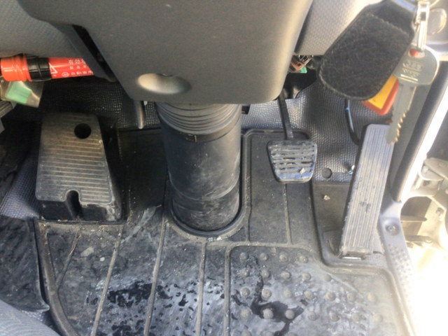 いすゞエルフ冷凍車（冷蔵車）小型（2t・3t）[写真32]