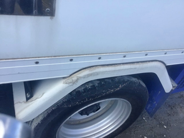 いすゞエルフ冷凍車（冷蔵車）小型（2t・3t）[写真06]