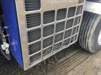 いすゞエルフ冷凍車（冷蔵車）小型（2t・3t）[写真07]