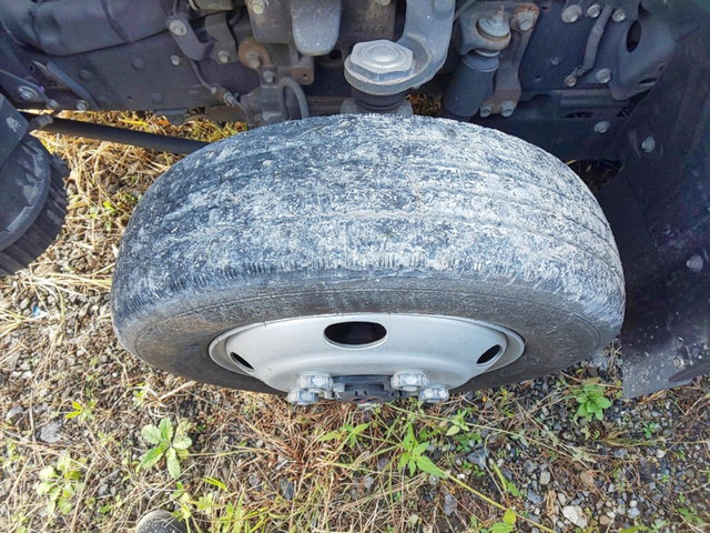 いすゞエルフ冷凍車（冷蔵車）小型（2t・3t）[写真12]