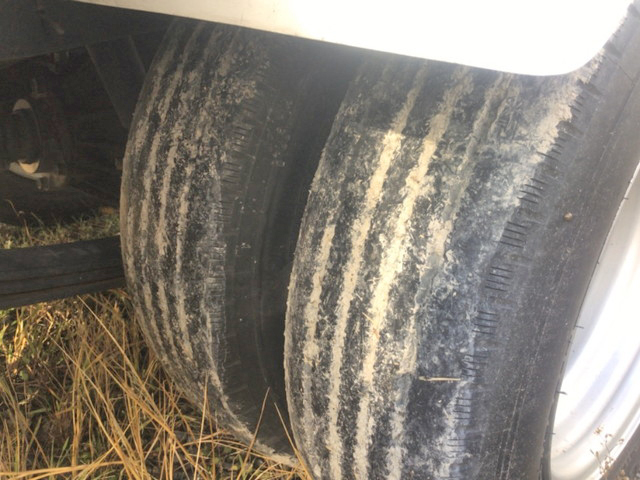 いすゞエルフ冷凍車（冷蔵車）小型（2t・3t）[写真13]