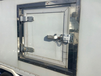 いすゞエルフ冷凍車（冷蔵車）小型（2t・3t）[写真04]