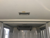 いすゞエルフ冷凍車（冷蔵車）小型（2t・3t）[写真05]