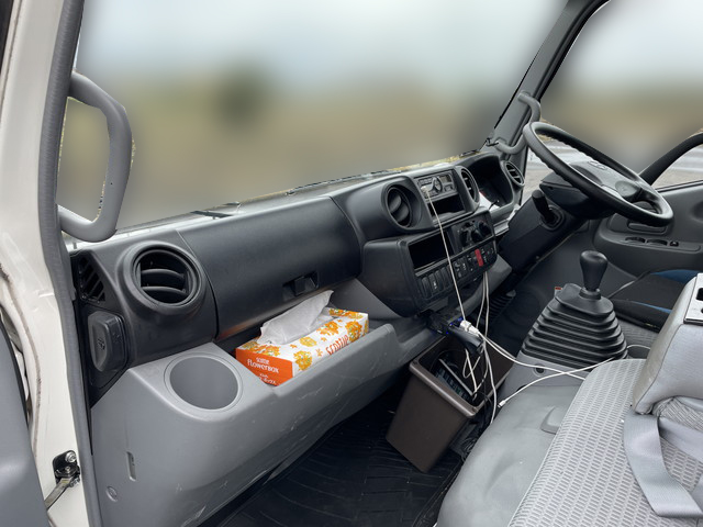 日野デュトロ平ボディ小型（2t・3t）[写真28]