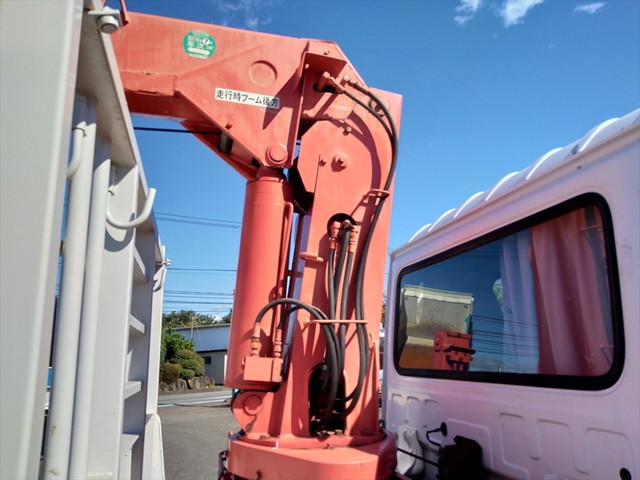UDトラックスコンドルセルフクレーン3段中型（4t）[写真13]