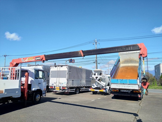 UDトラックスコンドルセルフクレーン3段中型（4t）[写真18]