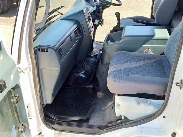 UDトラックスコンドルセルフクレーン3段中型（4t）[写真22]