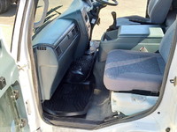 UDトラックスコンドルセルフクレーン3段中型（4t）[写真22]