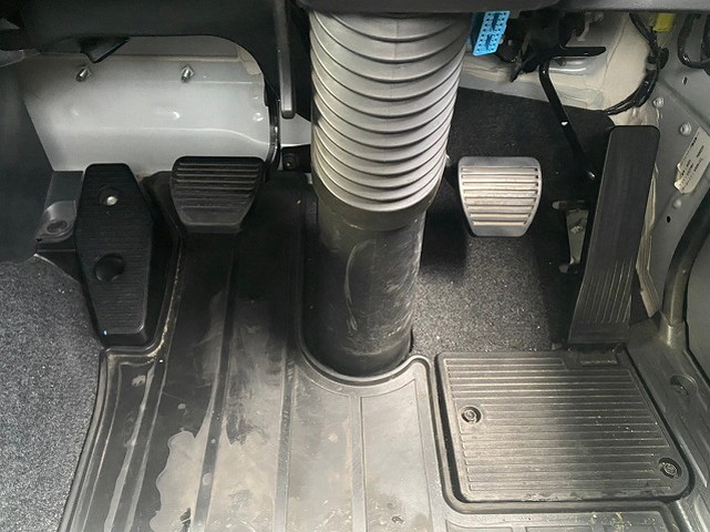 いすゞギガ深ダンプ（土砂禁ダンプ）大型（10t）[写真06]