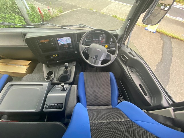 いすゞギガ深ダンプ（土砂禁ダンプ）大型（10t）[写真08]