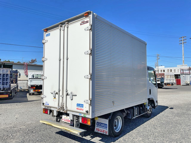 いすゞエルフアルミバン小型（2t・3t）[写真02]