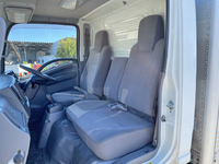 いすゞエルフアルミバン小型（2t・3t）[写真30]