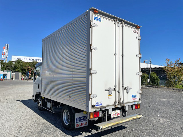 いすゞエルフアルミバン小型（2t・3t）[写真04]
