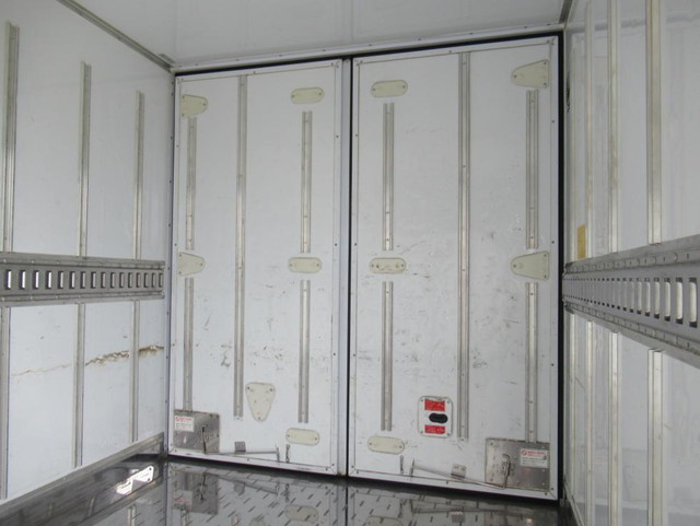 三菱ふそうキャンター冷凍車（冷蔵車）小型（2t・3t）[写真23]