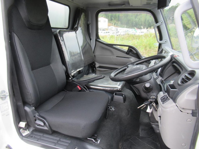 三菱ふそうキャンター冷凍車（冷蔵車）小型（2t・3t）[写真07]