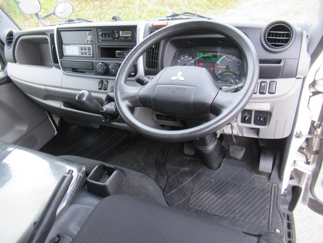 三菱ふそうキャンター冷凍車（冷蔵車）小型（2t・3t）[写真09]