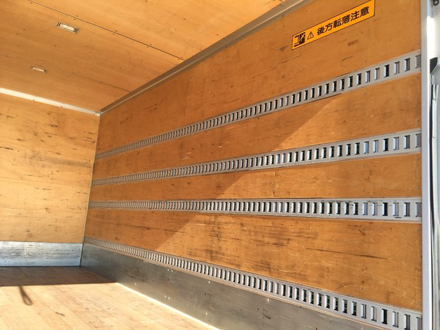 いすゞエルフアルミバン小型（2t・3t）[写真16]