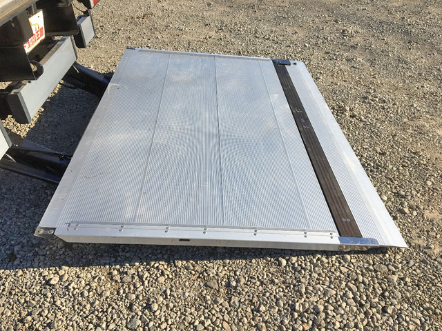 いすゞエルフアルミバン小型（2t・3t）[写真18]