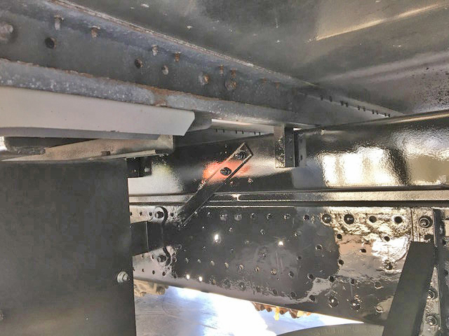 いすゞエルフアルミバン小型（2t・3t）[写真23]