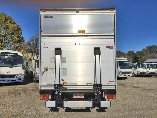 いすゞエルフアルミバン小型（2t・3t）[写真09]
