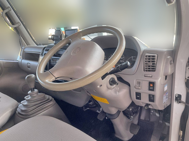 トヨタダイナパネルバン小型（2t・3t）[写真32]