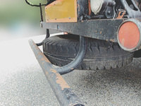 いすゞフォワード汚泥吸引車中型（4t）[写真09]