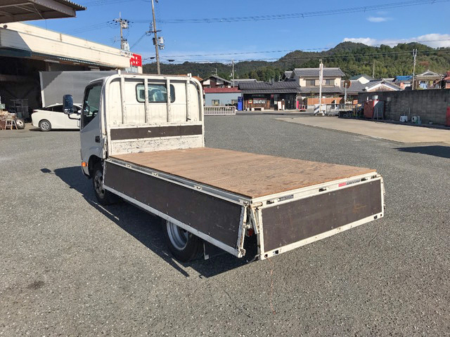 日野デュトロ平ボディ小型（2t・3t）[写真10]