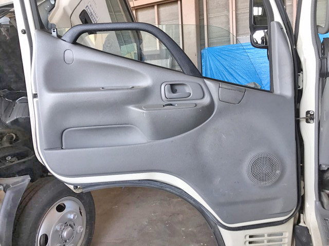 日野デュトロ平ボディ小型（2t・3t）[写真28]