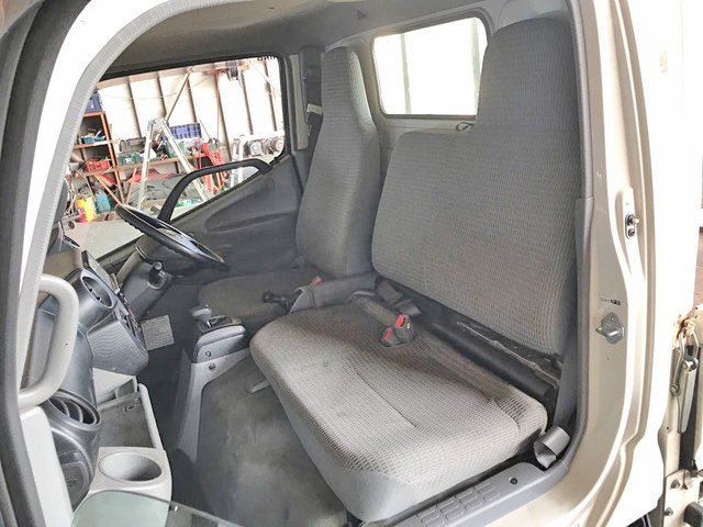 日野デュトロ平ボディ小型（2t・3t）[写真31]