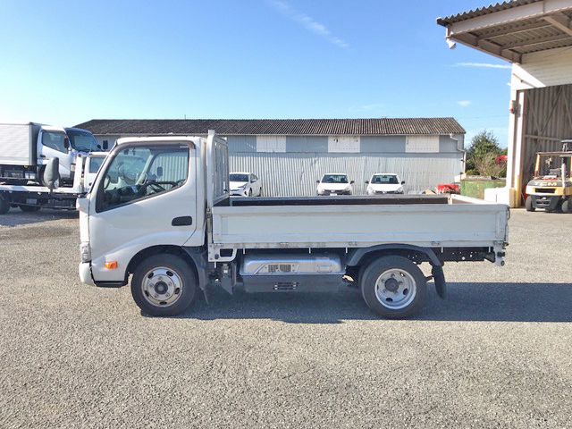 日野デュトロ平ボディ小型（2t・3t）[写真05]