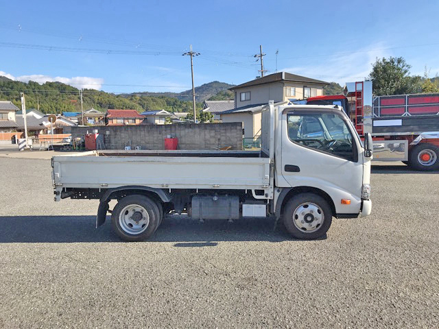日野デュトロ平ボディ小型（2t・3t）[写真06]