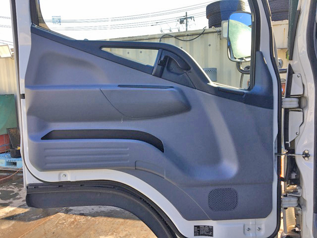 三菱ふそうキャンタークレーン4段小型（2t・3t）[写真30]