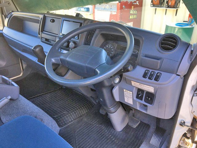 三菱ふそうキャンタークレーン4段小型（2t・3t）[写真36]