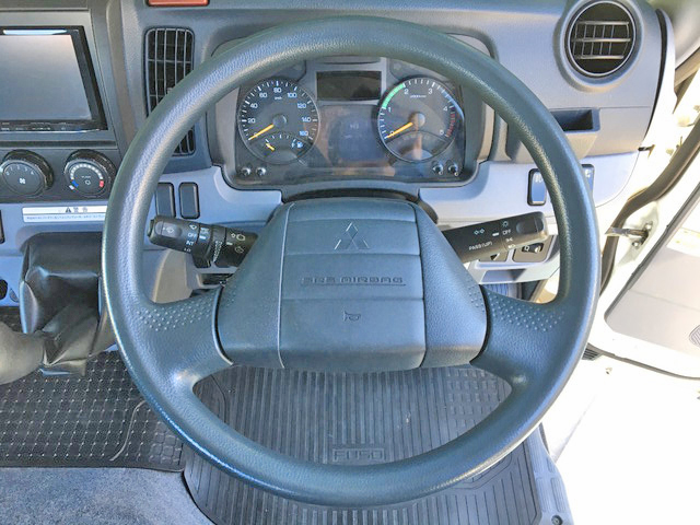 三菱ふそうキャンタークレーン4段小型（2t・3t）[写真37]